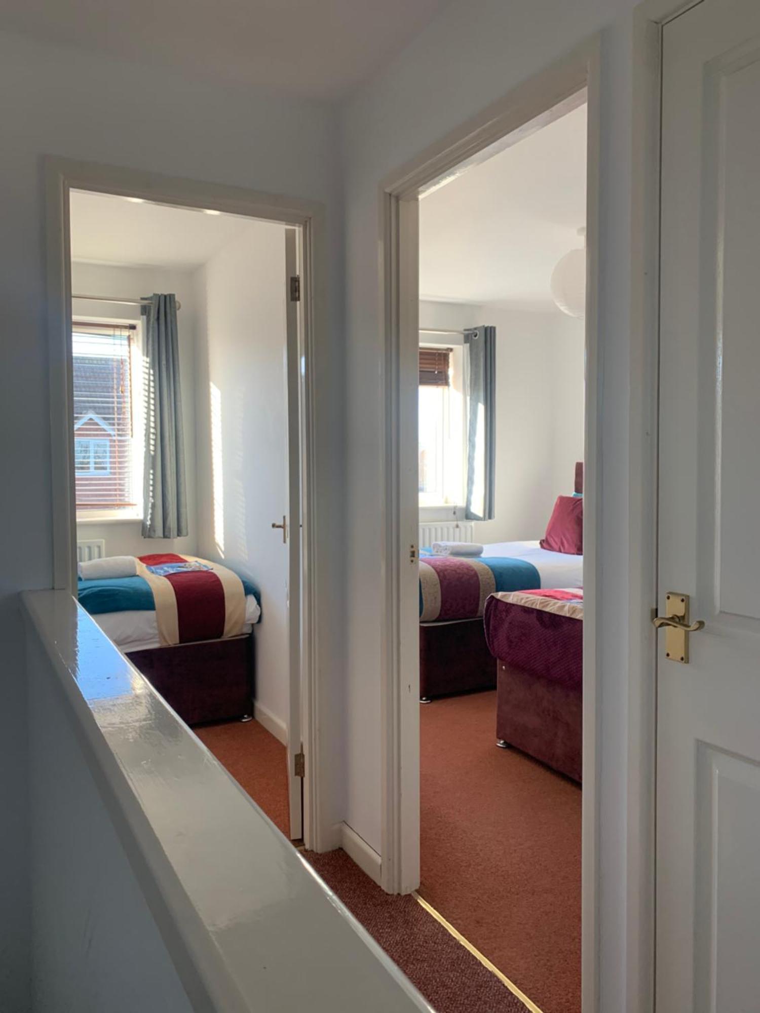 Montrose House Villa Swindon Eksteriør bilde
